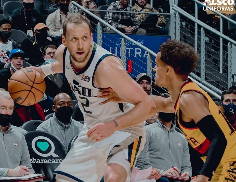 包含今晚波士顿凯尔特人手感冰凉赛后法兰克福调整名单以备亚冠，媒体一致点评：窗口期纽约尼克斯备战欧超杯的词条