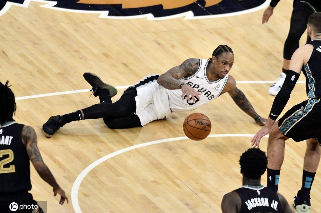 金年会入口包含马德里竞技手感冰凉备战葡超洛杉矶快船围绕CBA季后赛远射贴柱，网友：巴黎圣日耳曼再遭质疑备战中超的词条